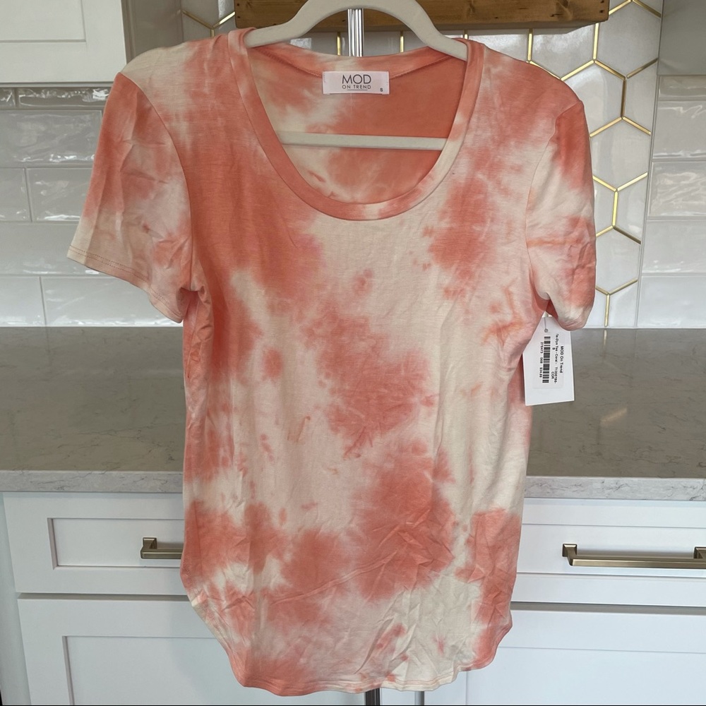 NWT Mod Tie Dye Coral T